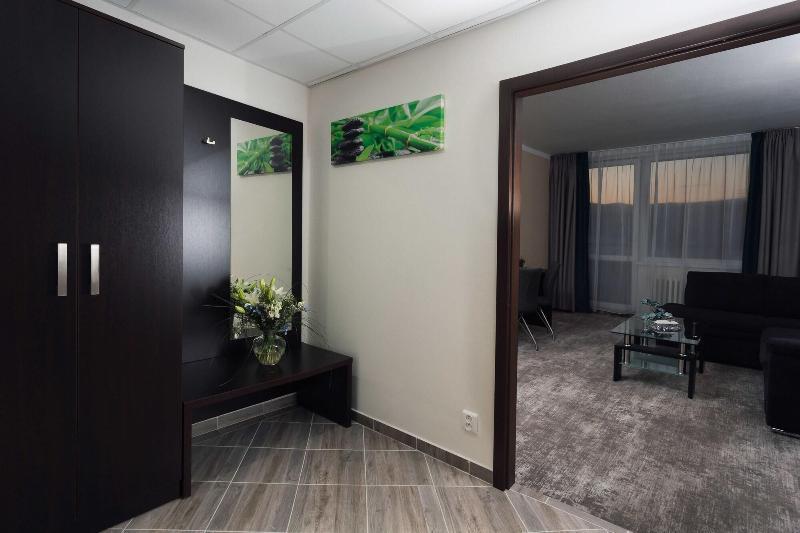 Hotel Crystal Кошице Екстер'єр фото