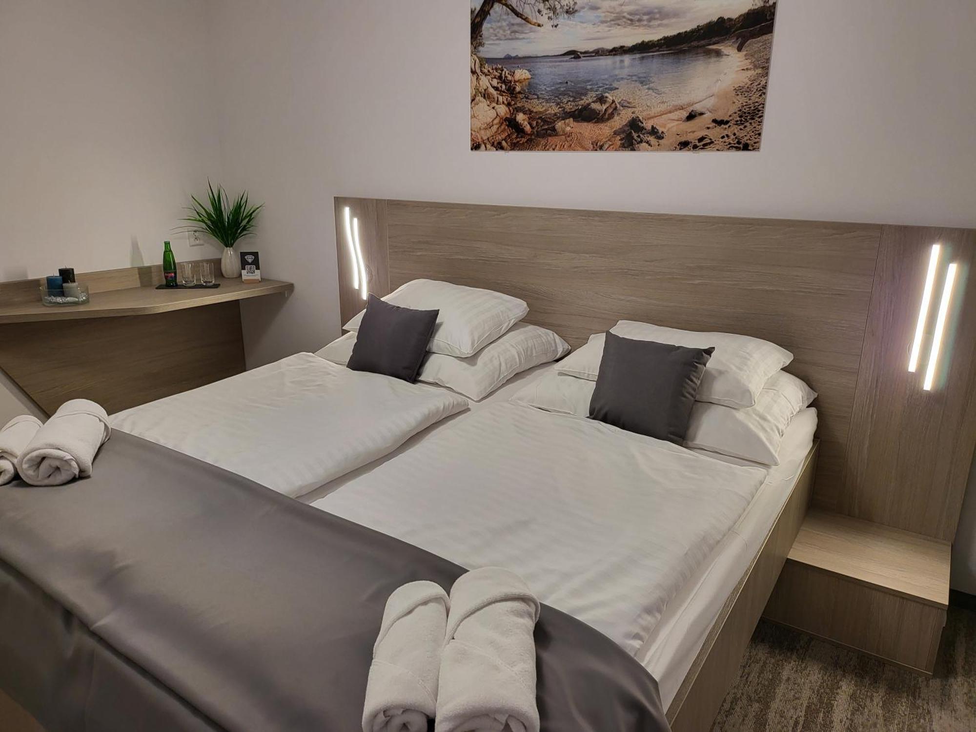 Hotel Crystal Кошице Екстер'єр фото