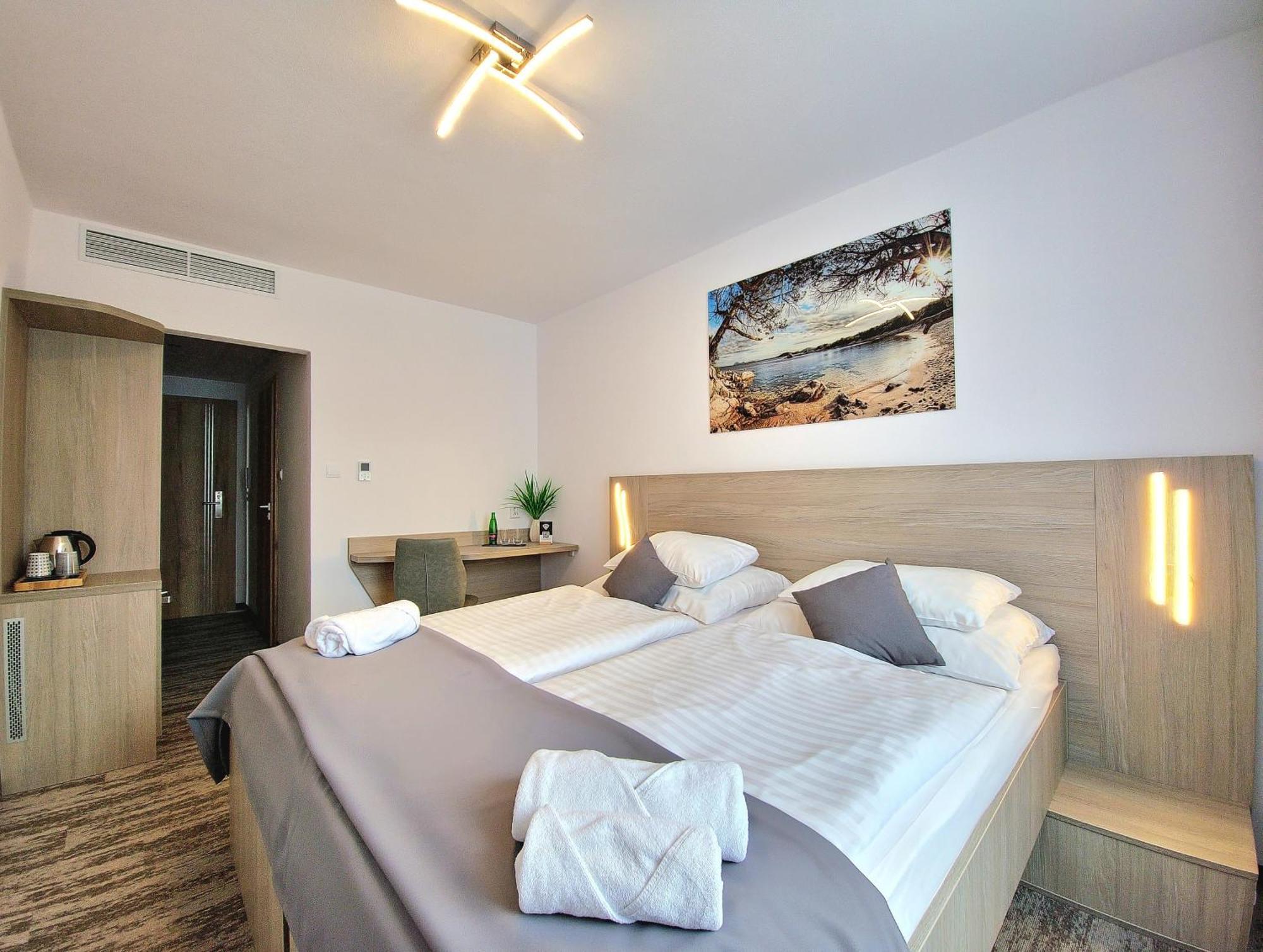 Hotel Crystal Кошице Екстер'єр фото