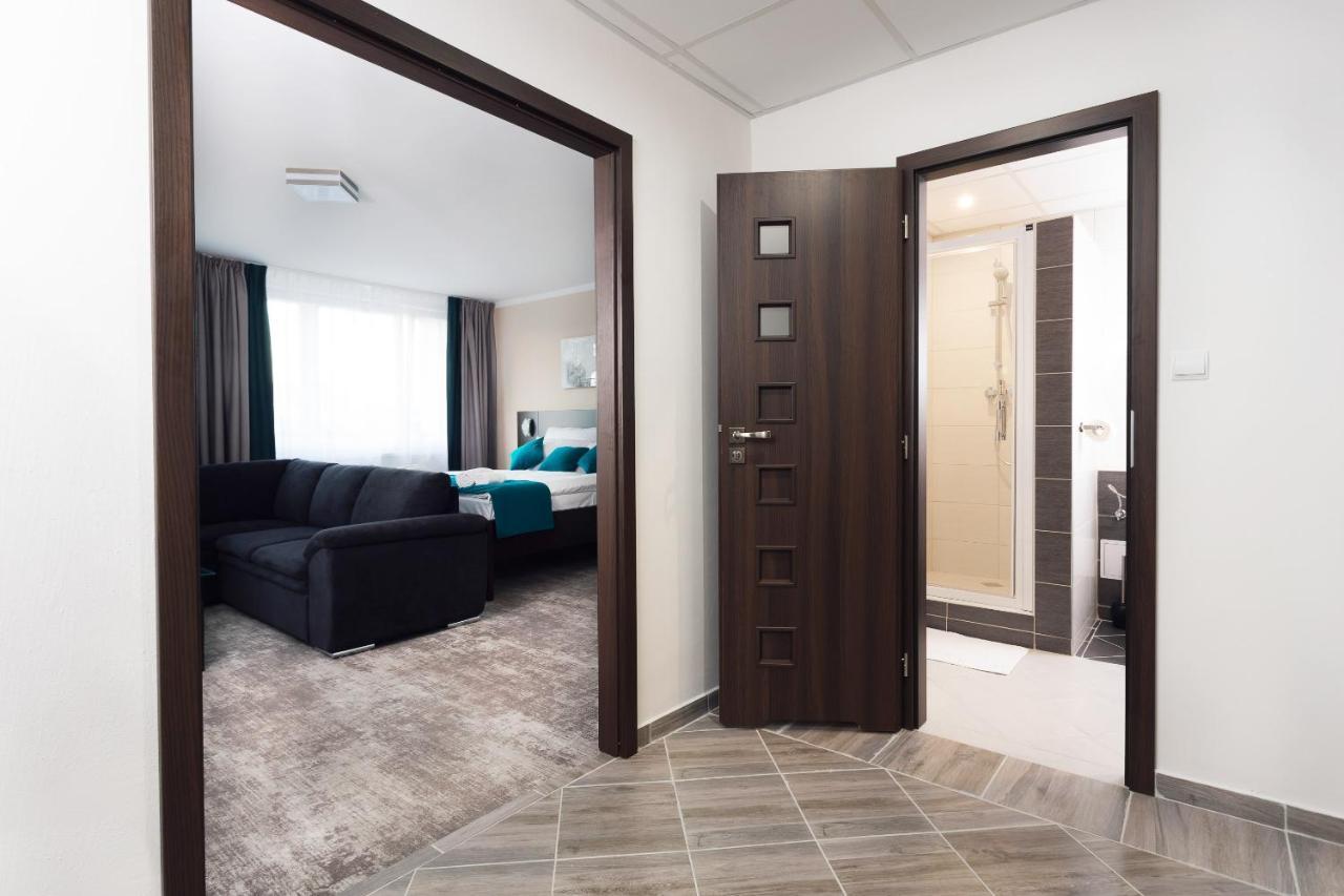 Hotel Crystal Кошице Екстер'єр фото