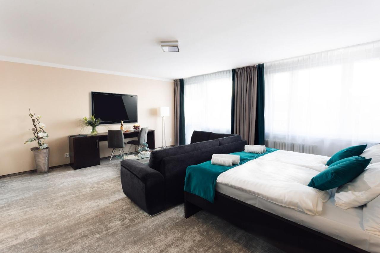 Hotel Crystal Кошице Екстер'єр фото